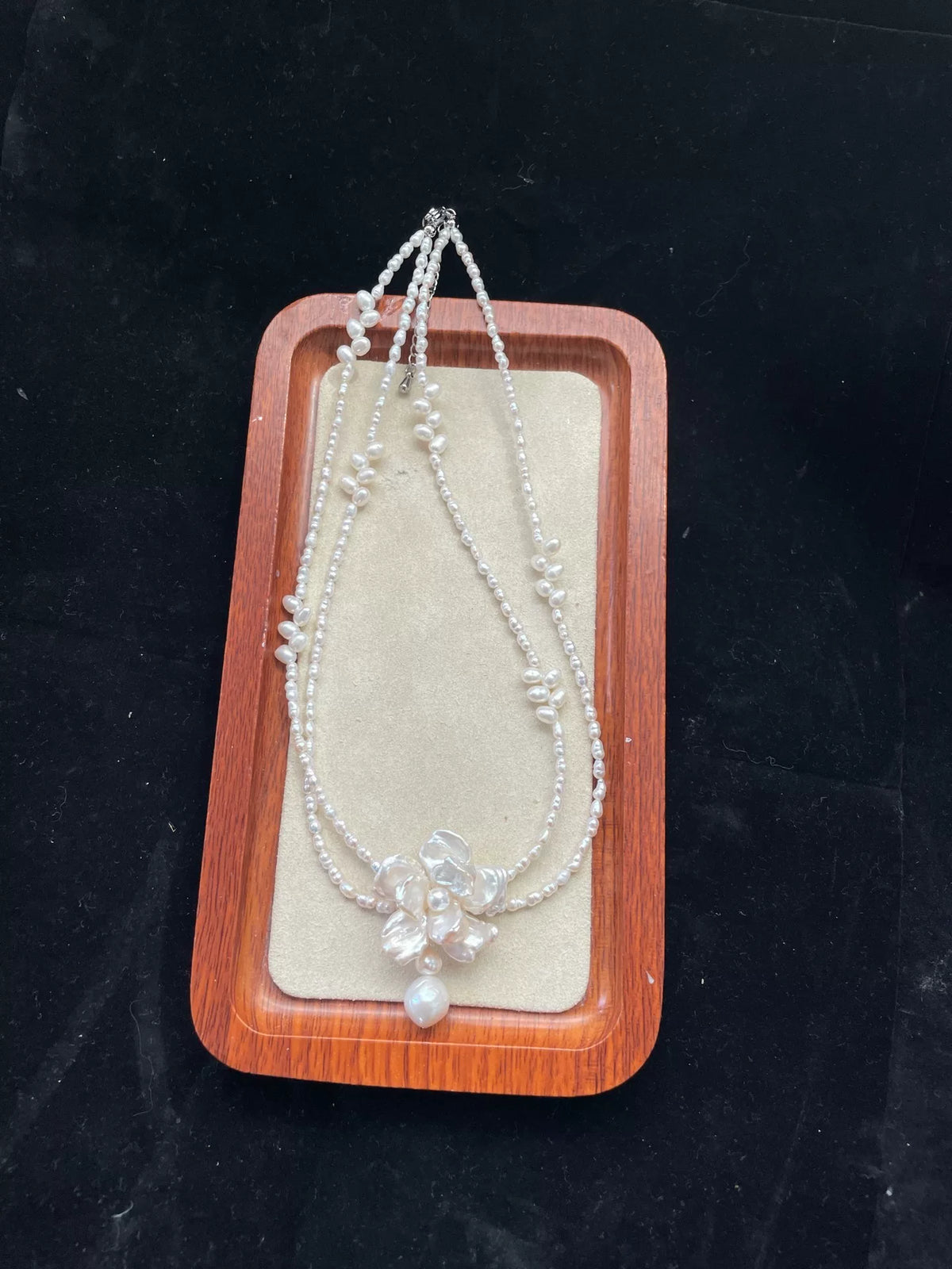 Collier double rang perles fleur