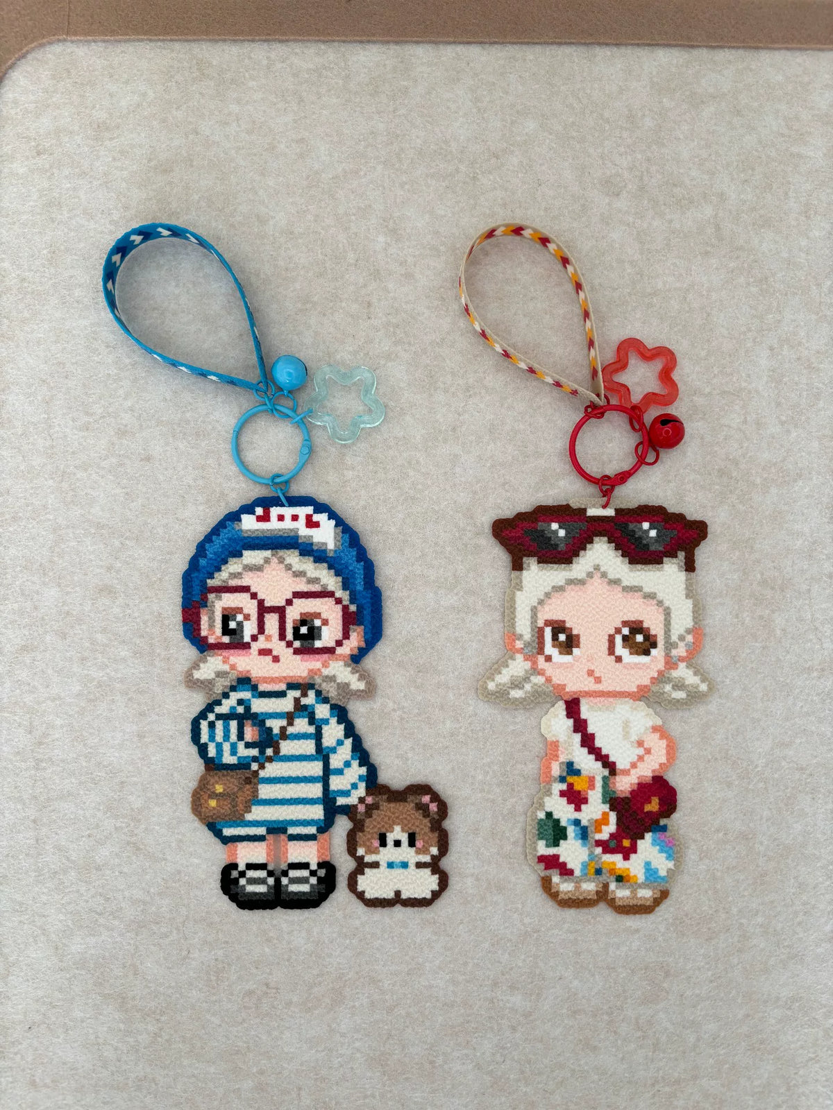 Charm Pixel Art in Perline Fuse con Cordoncino da Polso
