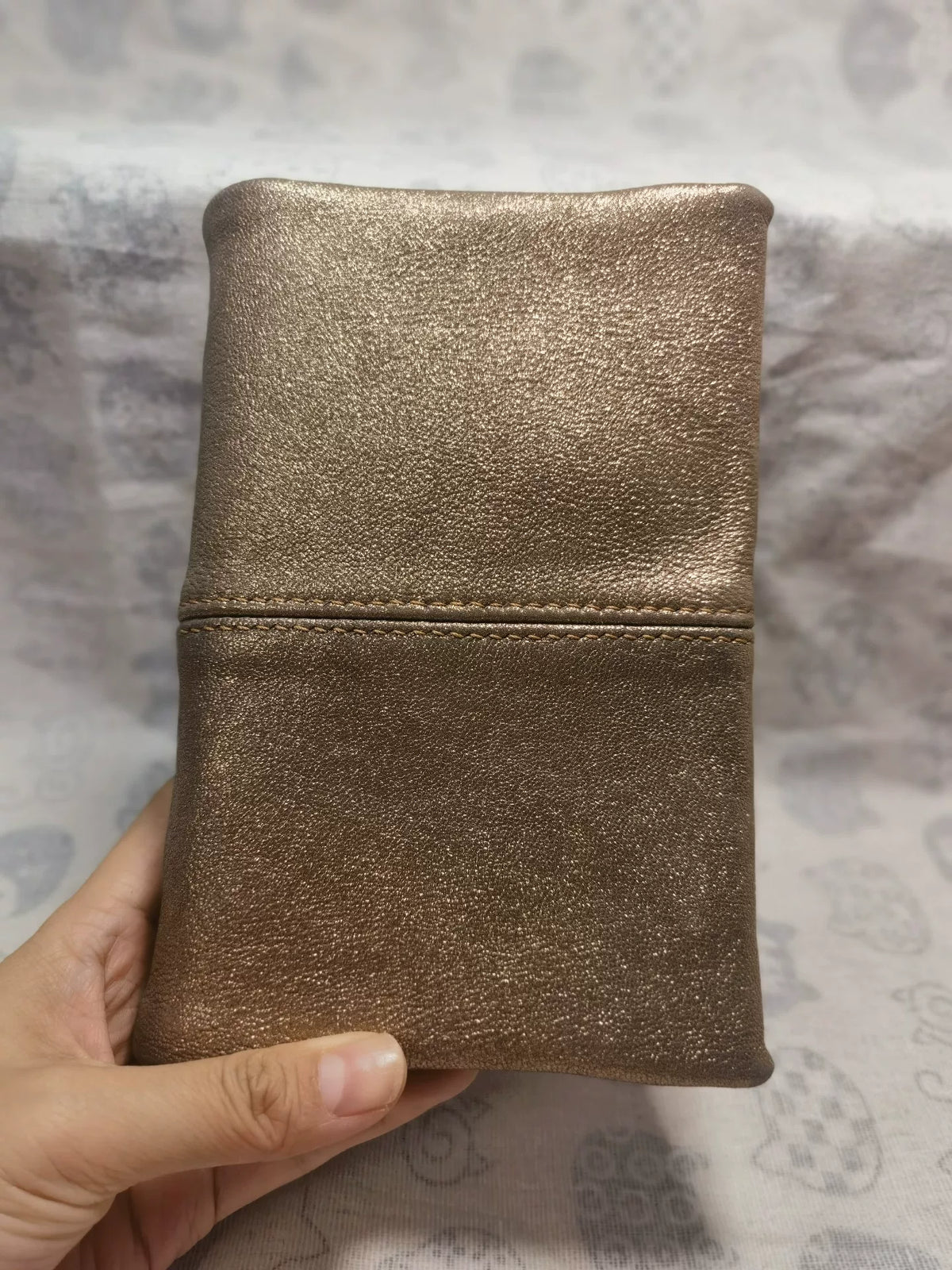 Capa para Agenda de Anéis A6 em Couro de Ovelha Dourado Metálico