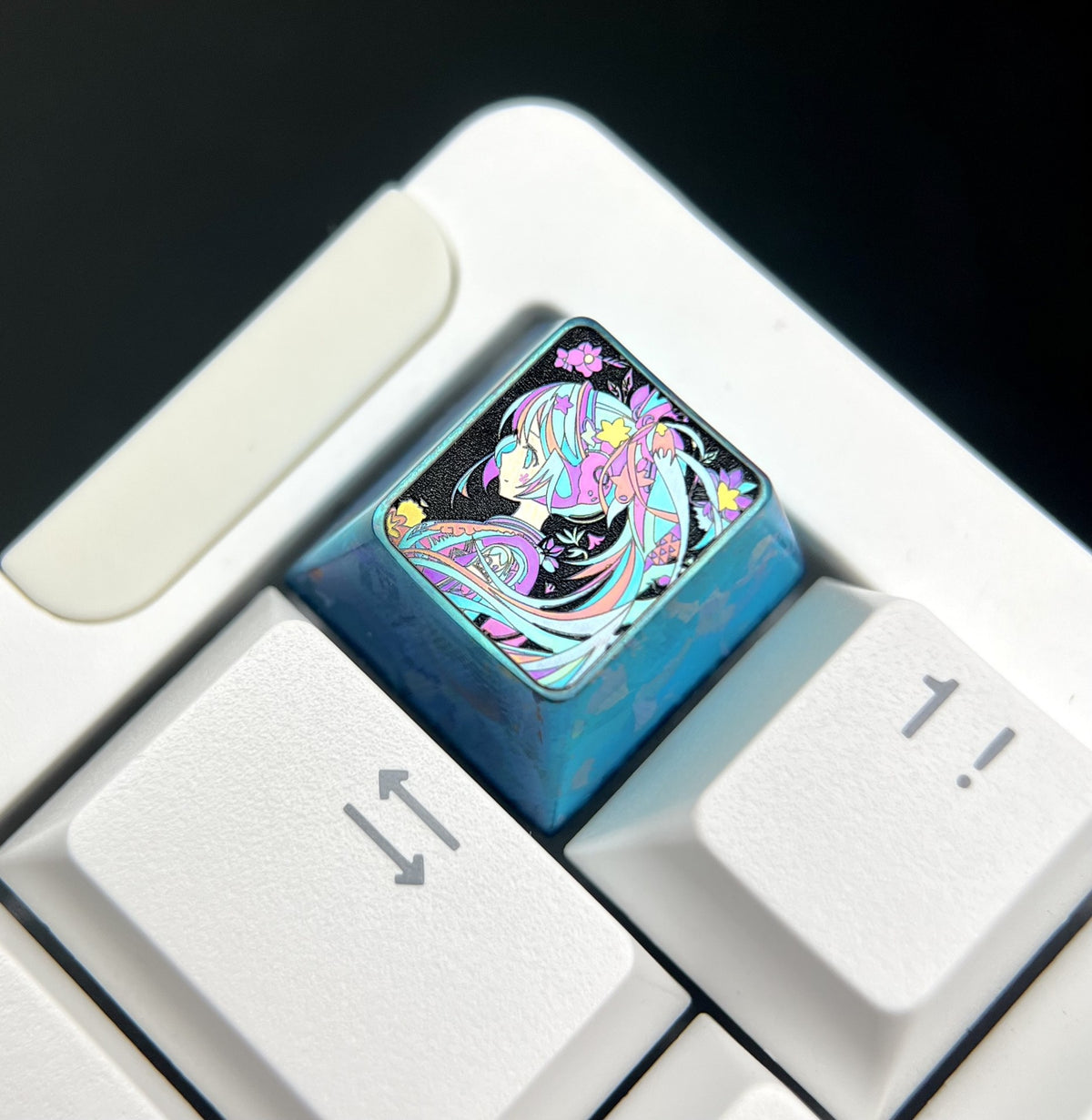 Hatsune Miku 1u Titanium Artisan Keycap