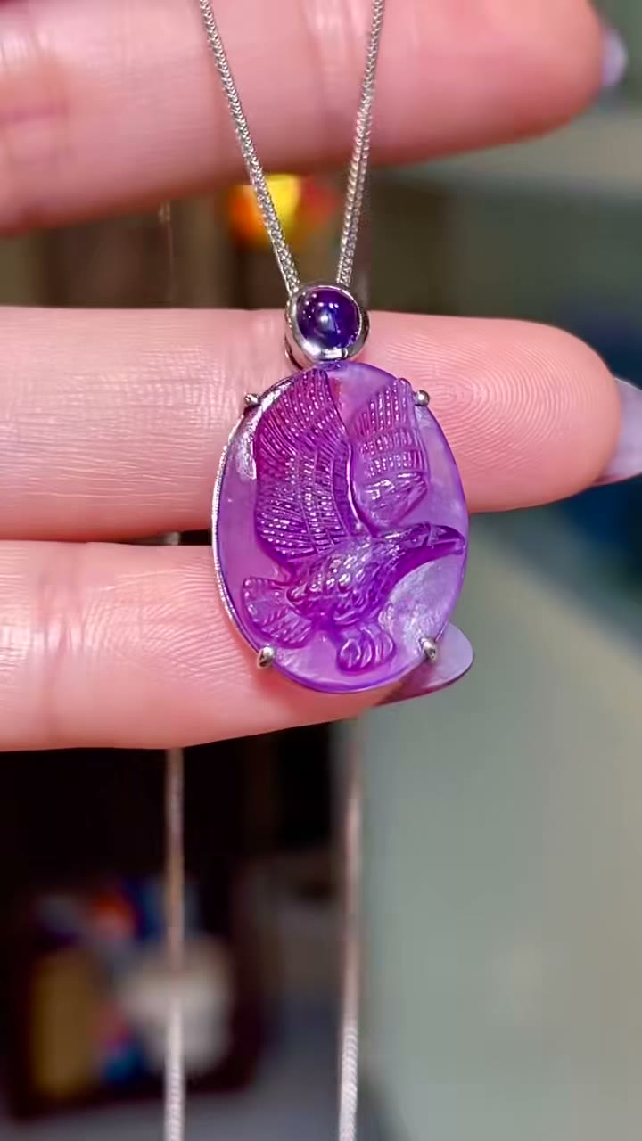 Pingente Camafeu de Cristal Roxo com Platina