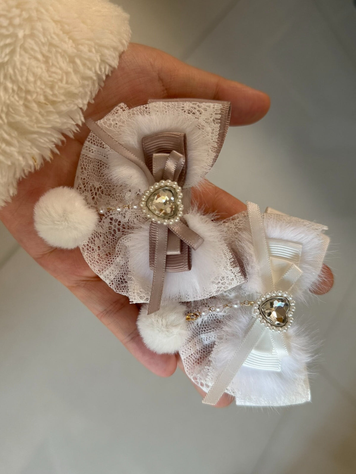 Conjunto de Molas de Cabelo com Laços e Asas em Falsa Pele