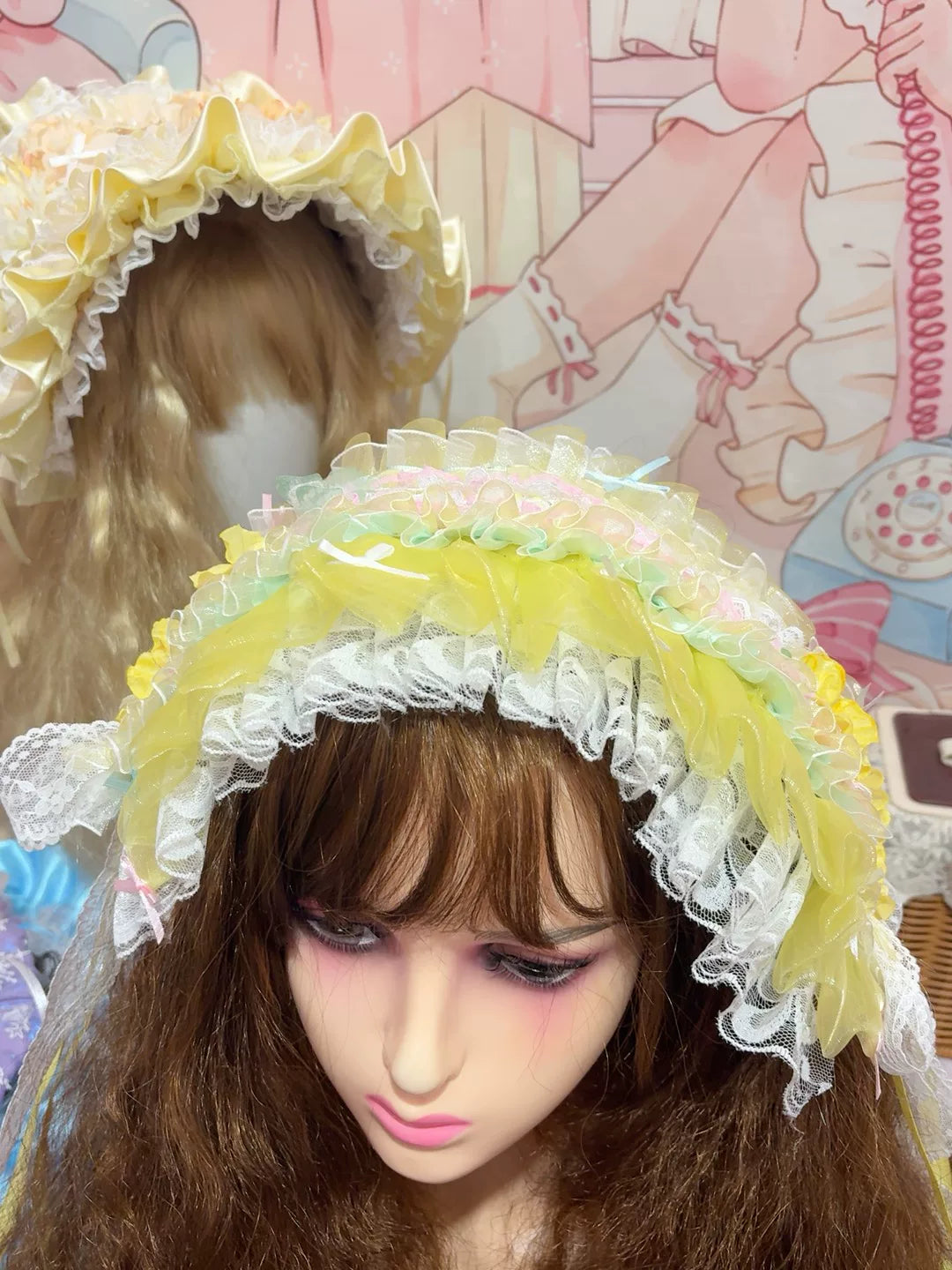 Diadema Lolita amarilla con encaje y flores
