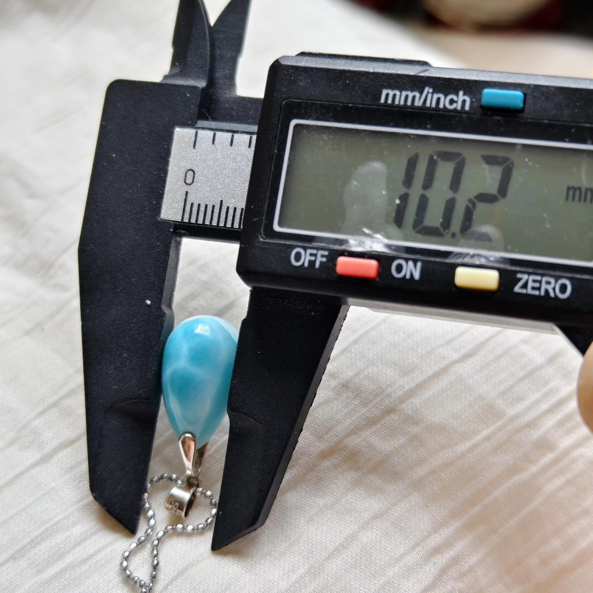 Larimar Tropfenanhänger S925 Silber Titan Kette