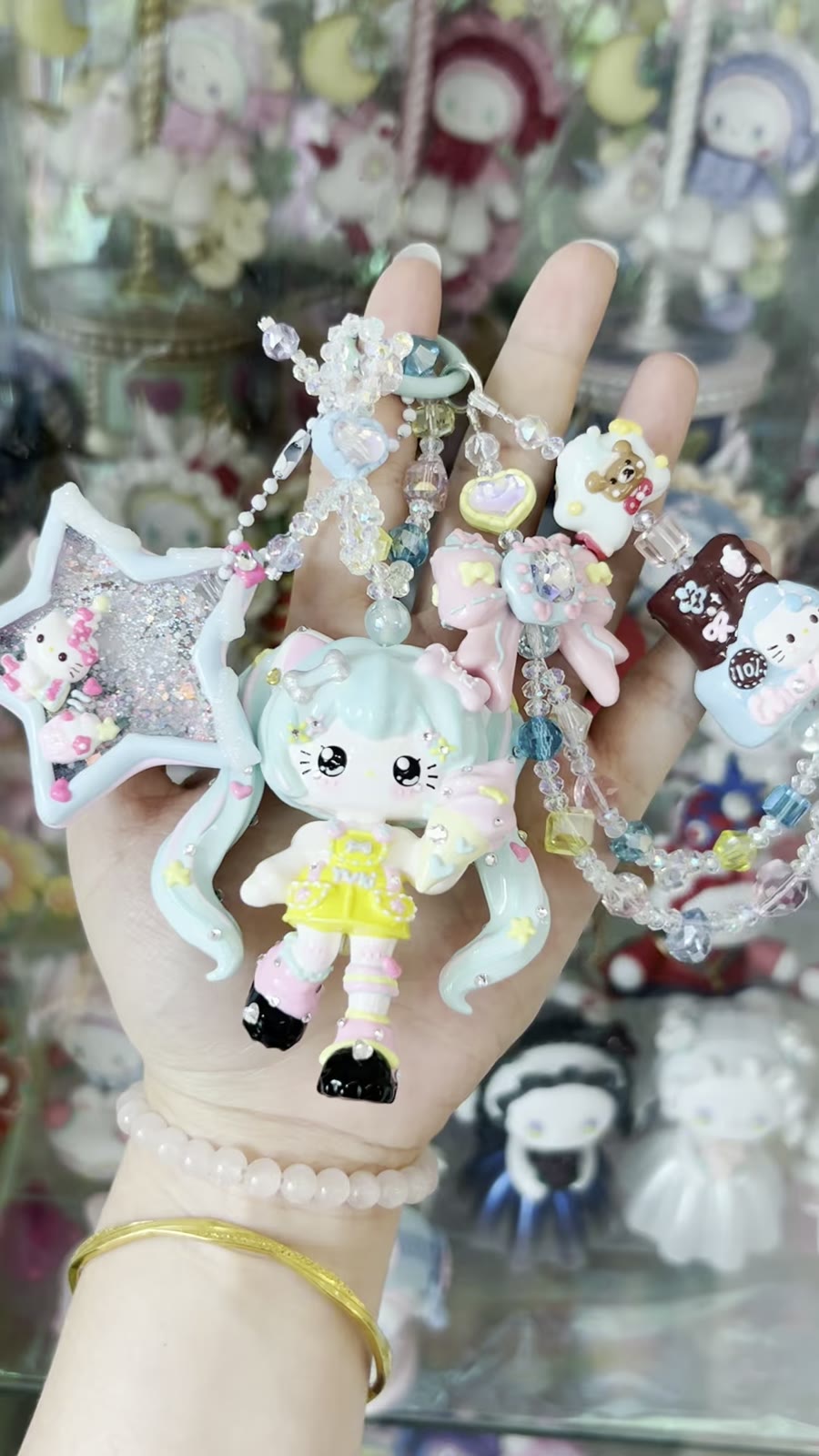 Handgjord Hello Kitty-mobilarm med pärlor