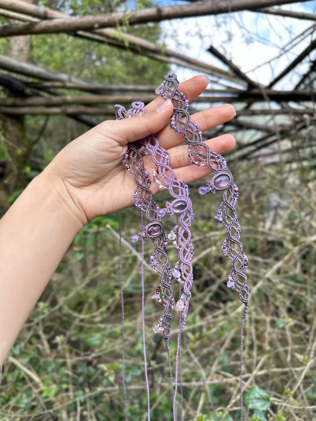 Macrame Choker met Labradoriet en Amethist Kraaltjes