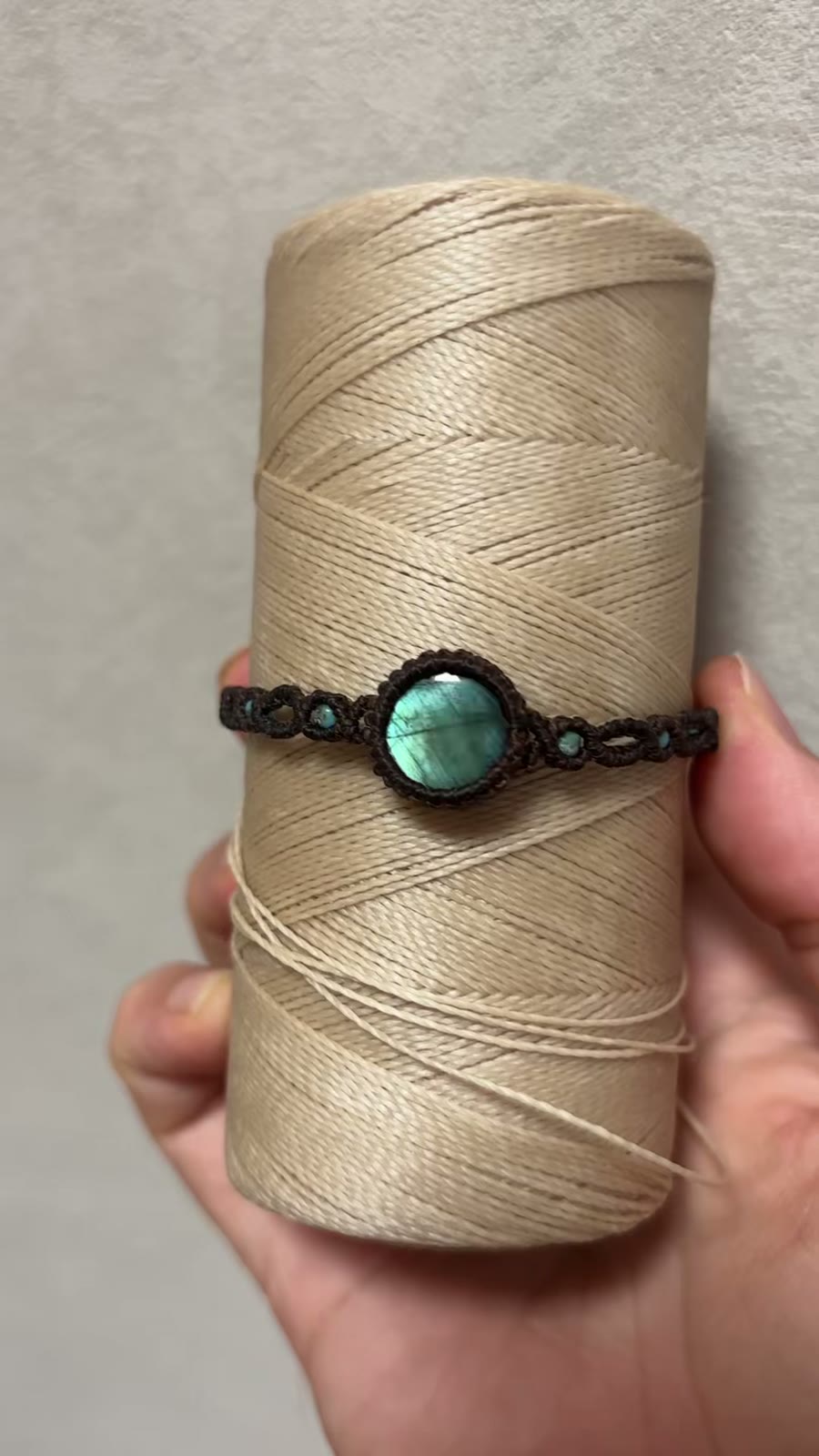 Pulseira de Labradorite Teccida com Contas Miyuki