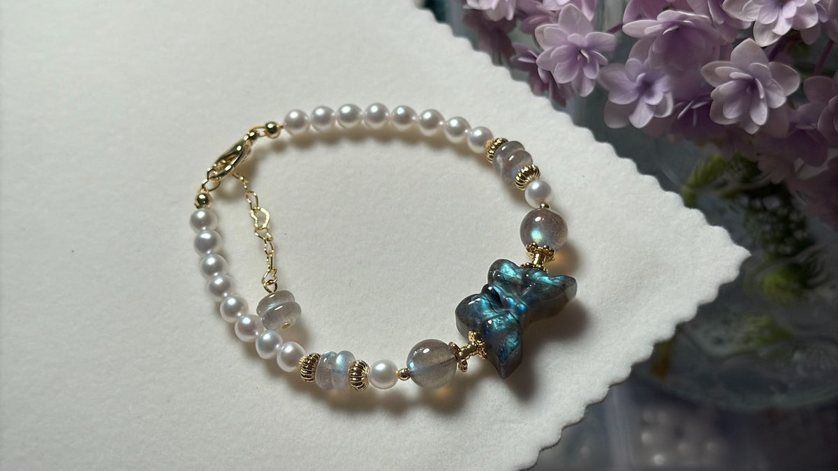 Bracelet en perles papillon labradorite, pierre de lune et perles