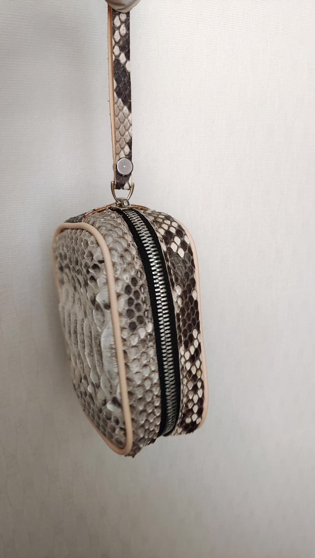 Handmade Dragon Scale Leather Zipper Pouch
