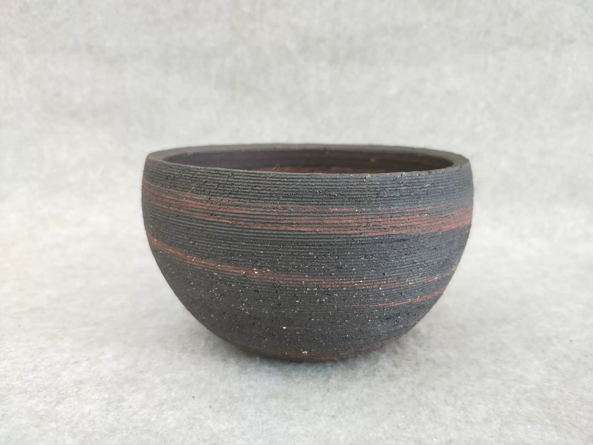 Maceta de Gres Negro con Agujero de Drenaje