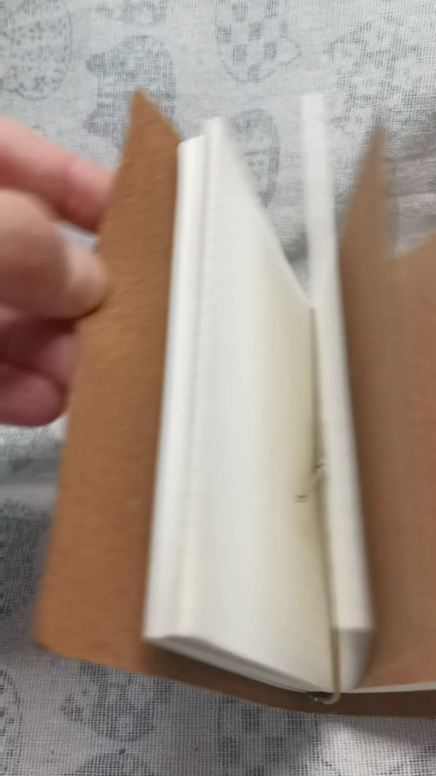 Copertina per taccuino passaporto in pelle con elastico