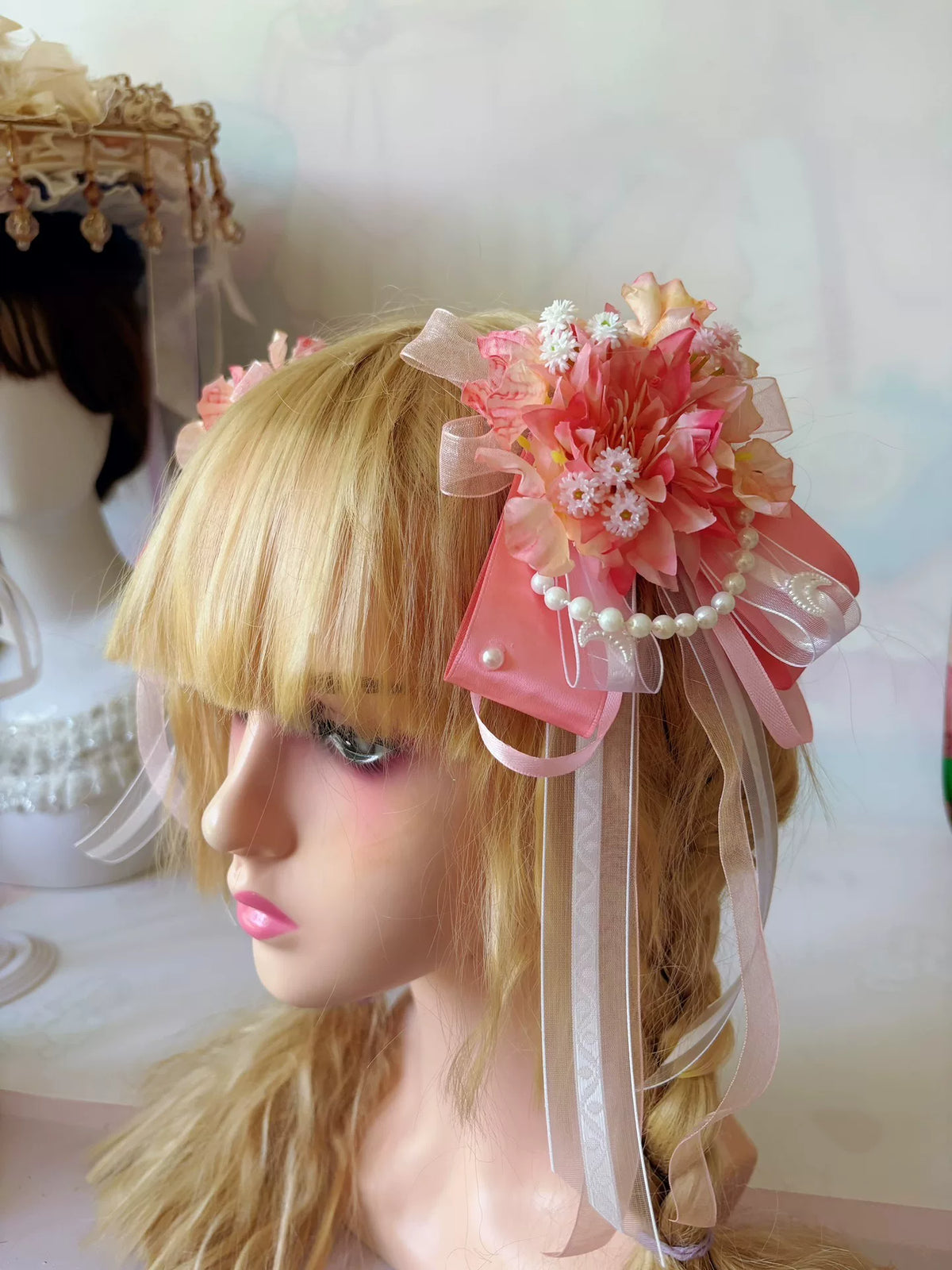 Roze Lolita handakte haarornels met bloemen en parelen