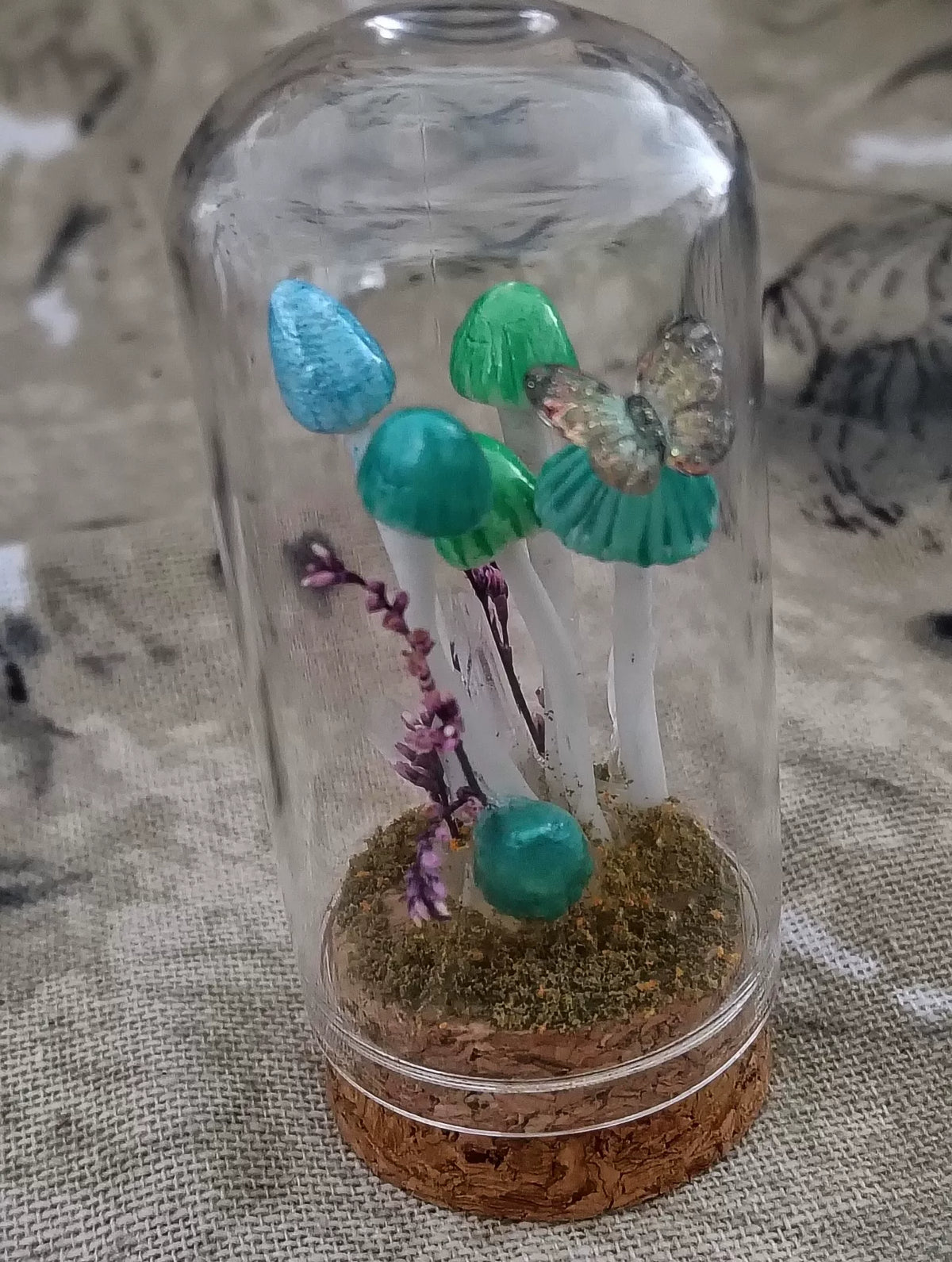 Terrario de setas artesanal en cúpula de cristal