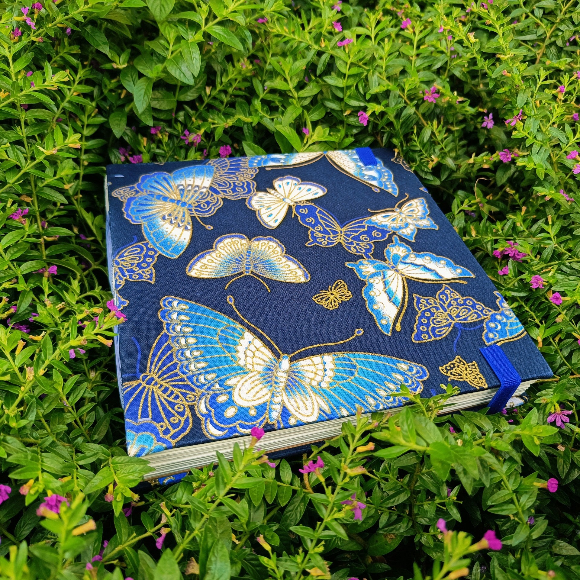 Hand-Stitched Watercolor Sketchbook, 19cm Square, 46 Pages, 300gsm Paper