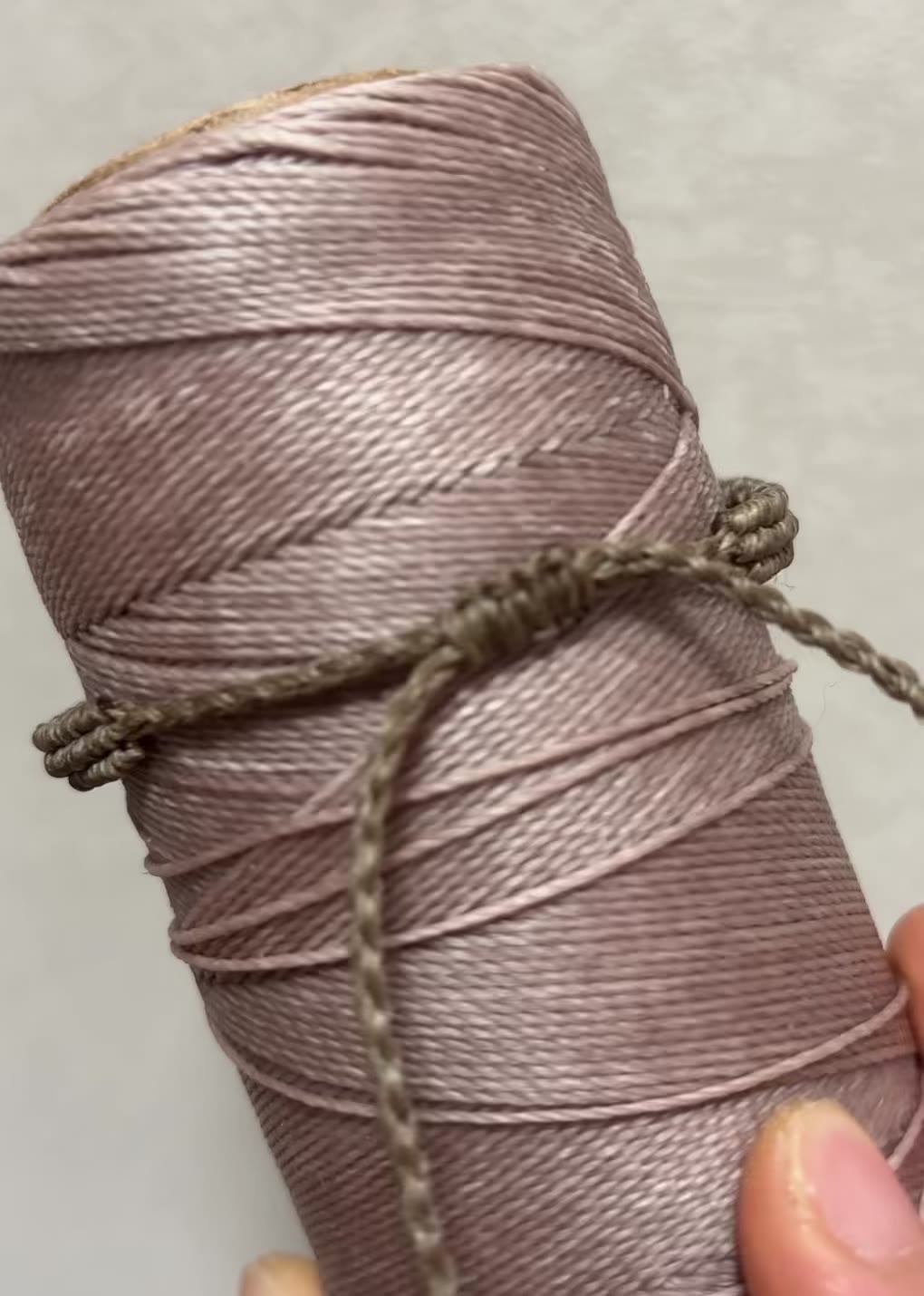 Handgefertigtes Messing-draht-Armband mit Labradorit