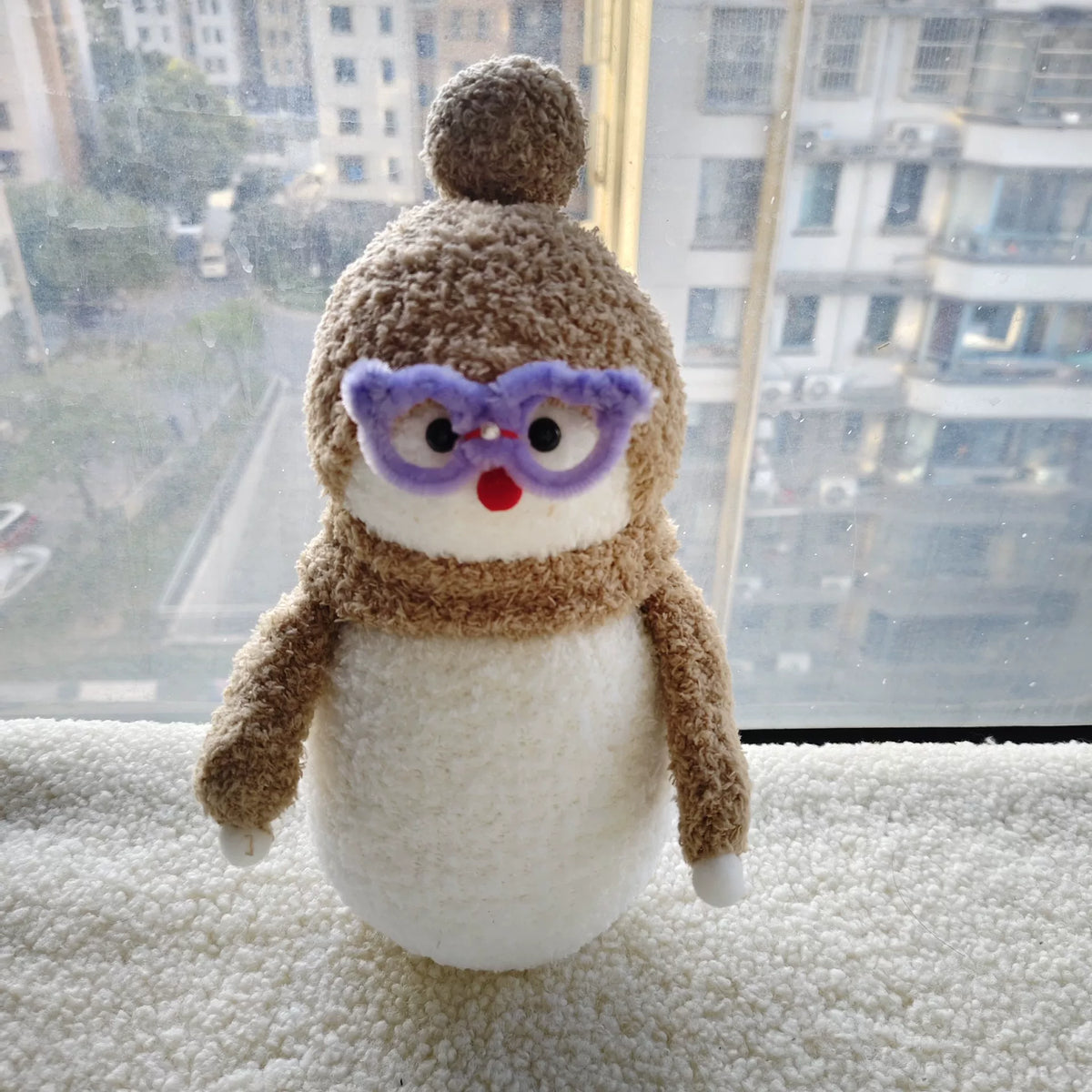 Figura de Peluche de Meia Costurada à Mão com Textura de Malha
