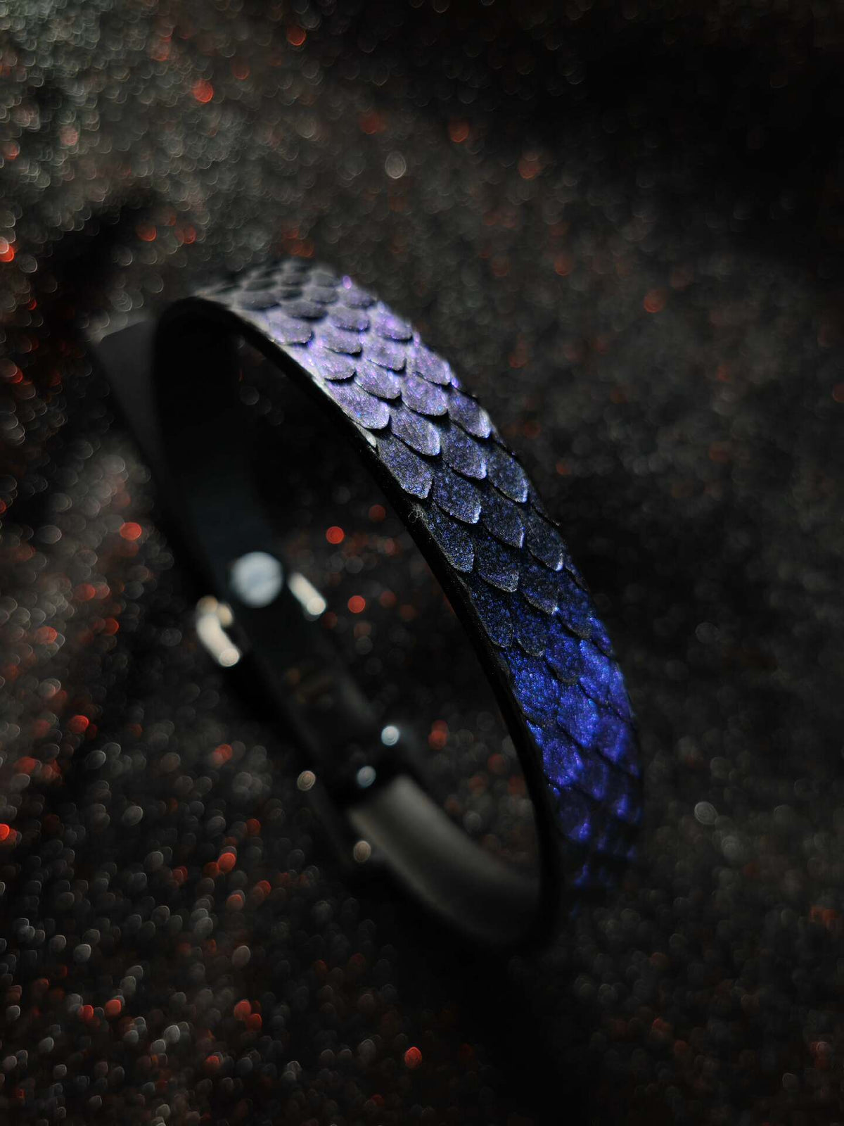 Collier pour animal en peau de serpent bleu violet iridescent