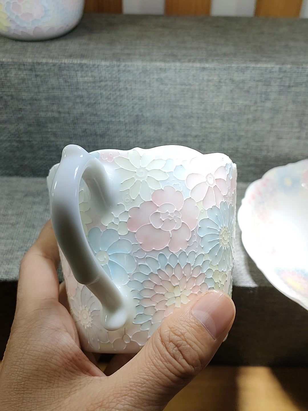 Tazza e Piattino Floreale in Argilla Giada