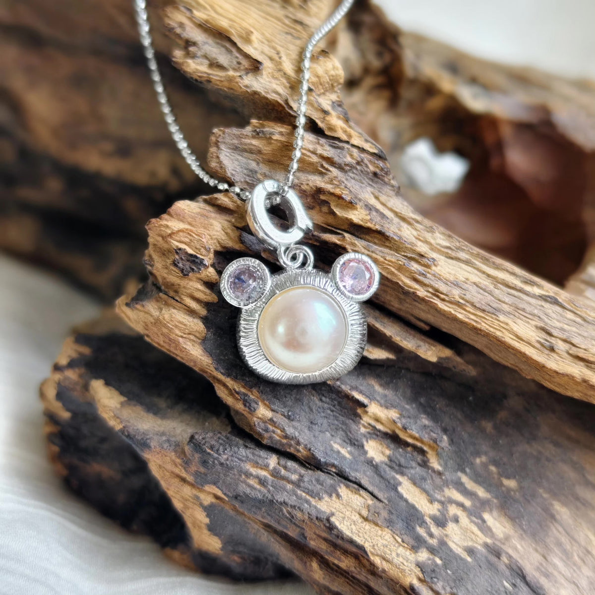 Brushed Bear Head Pearl Pendant Titanium Chain