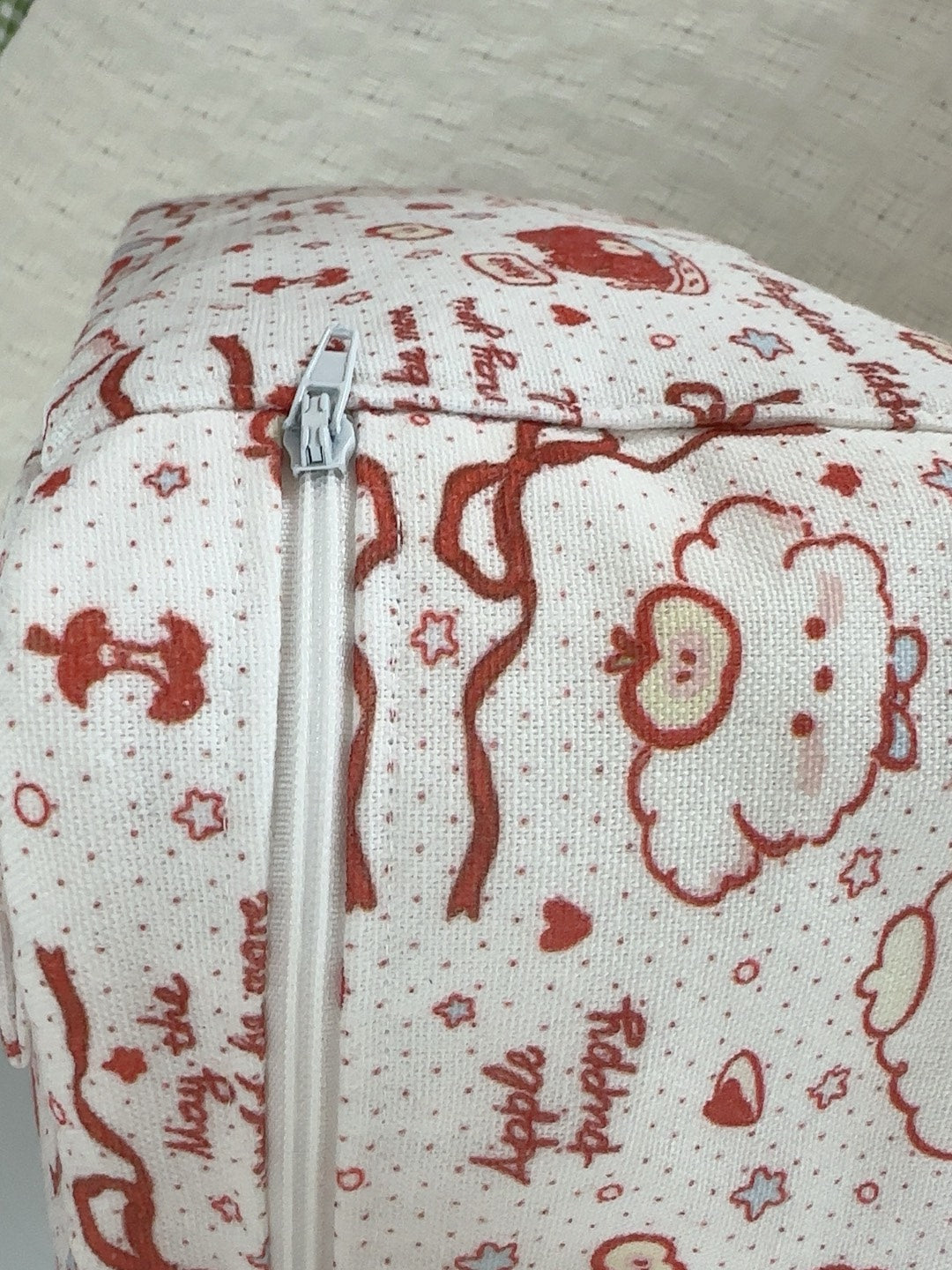 赤りんごの子犬柄 ファブリック収納バッグ