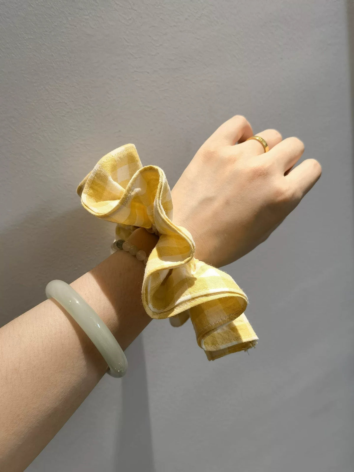 Elastico per capelli in cotone a quadri giallo fatto a mano