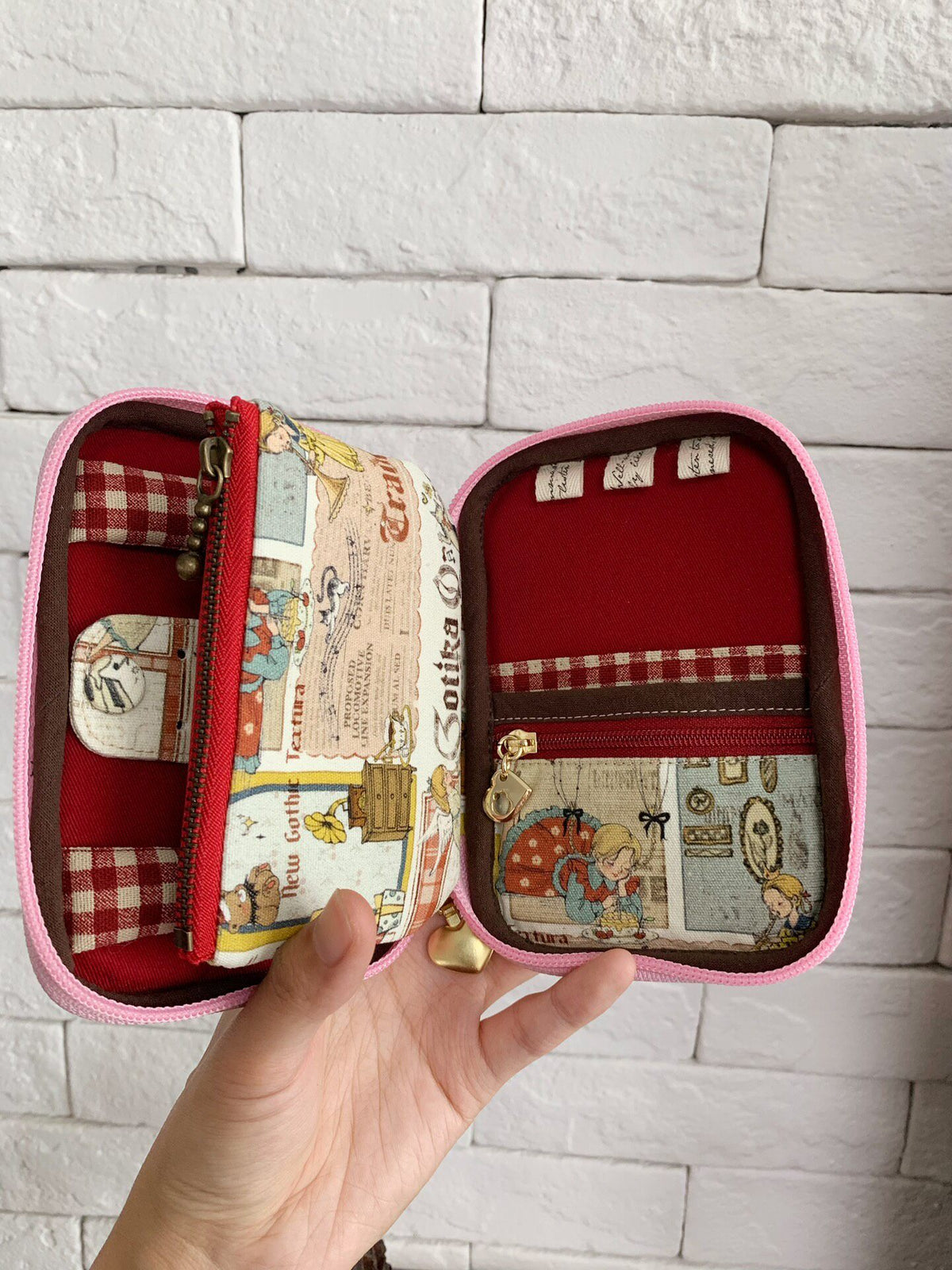 Pink Oxford Pouch with Zipper and Card Loops