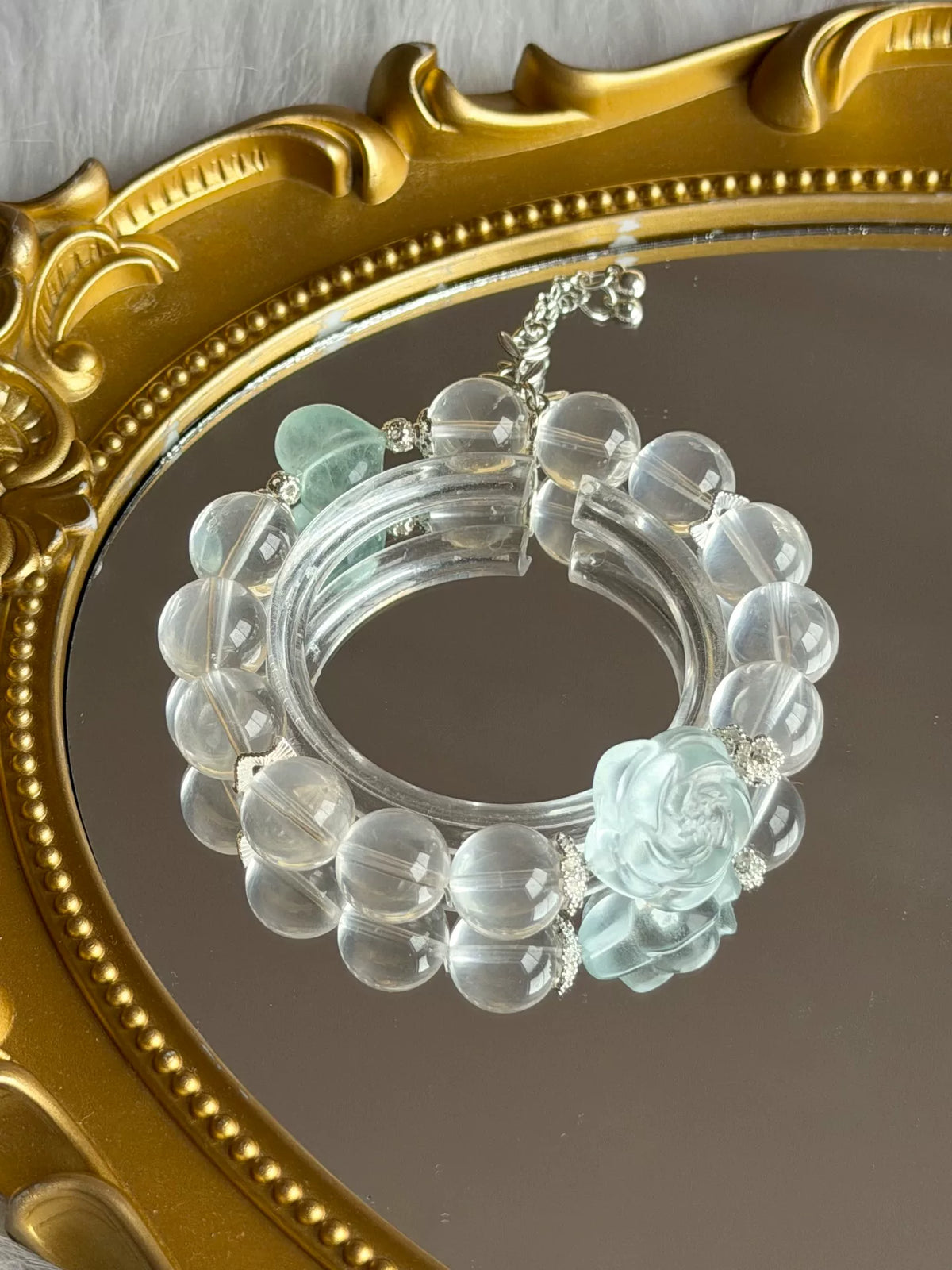 Naturligt kristallarmband med opalblomma