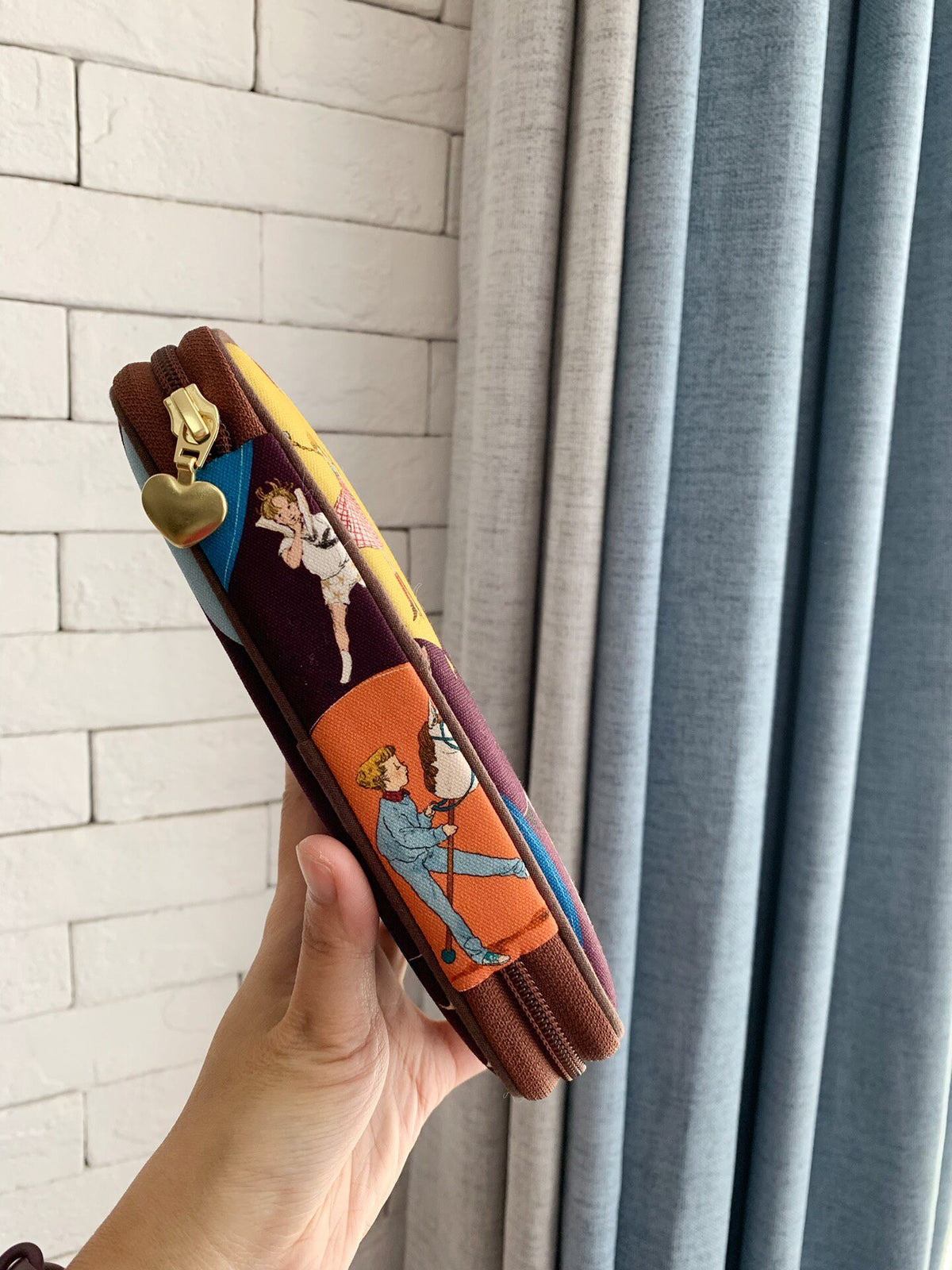 Circus Print Oxford Cloth Organizer Case