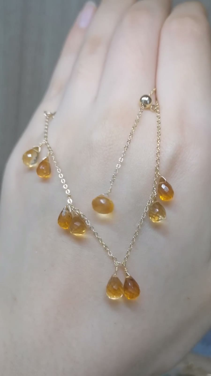 Handgjort armband med naturlig citrin i 14k guldfyllt material