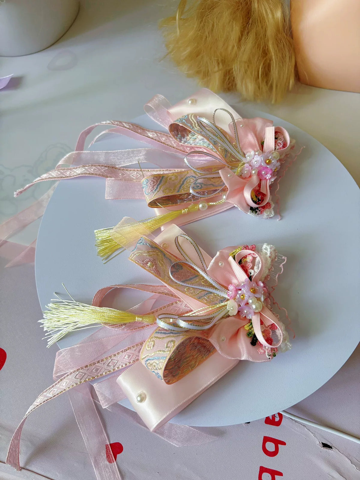Pinzas para el pelo de lazo con perlas estilo Lolita hechas a mano