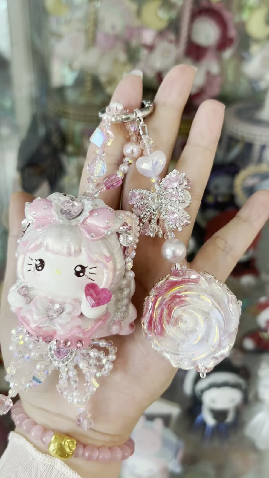 Handgemaakte Kraalhanger Kat met Roze Strik