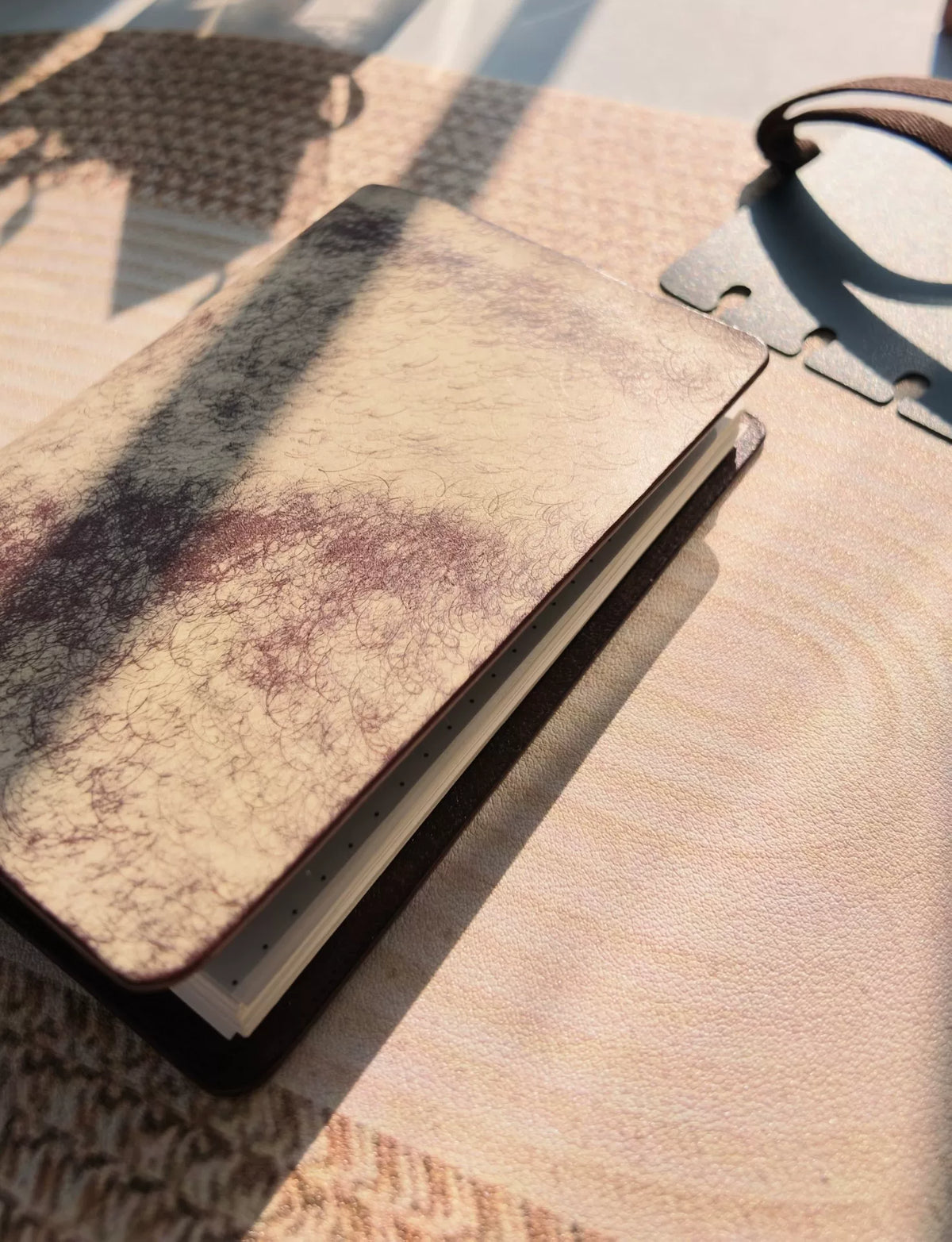 Funda para cuaderno de cuero Margot Fog hecha a mano