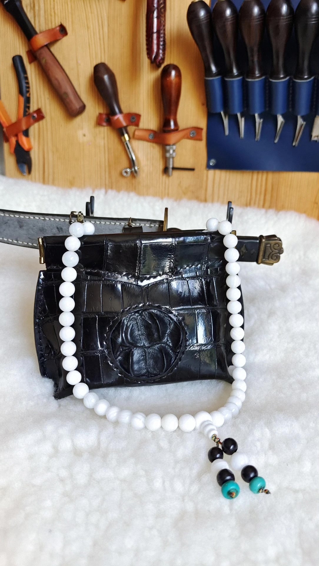 Estuche de colección en piel de cocodrilo negro hecho a mano