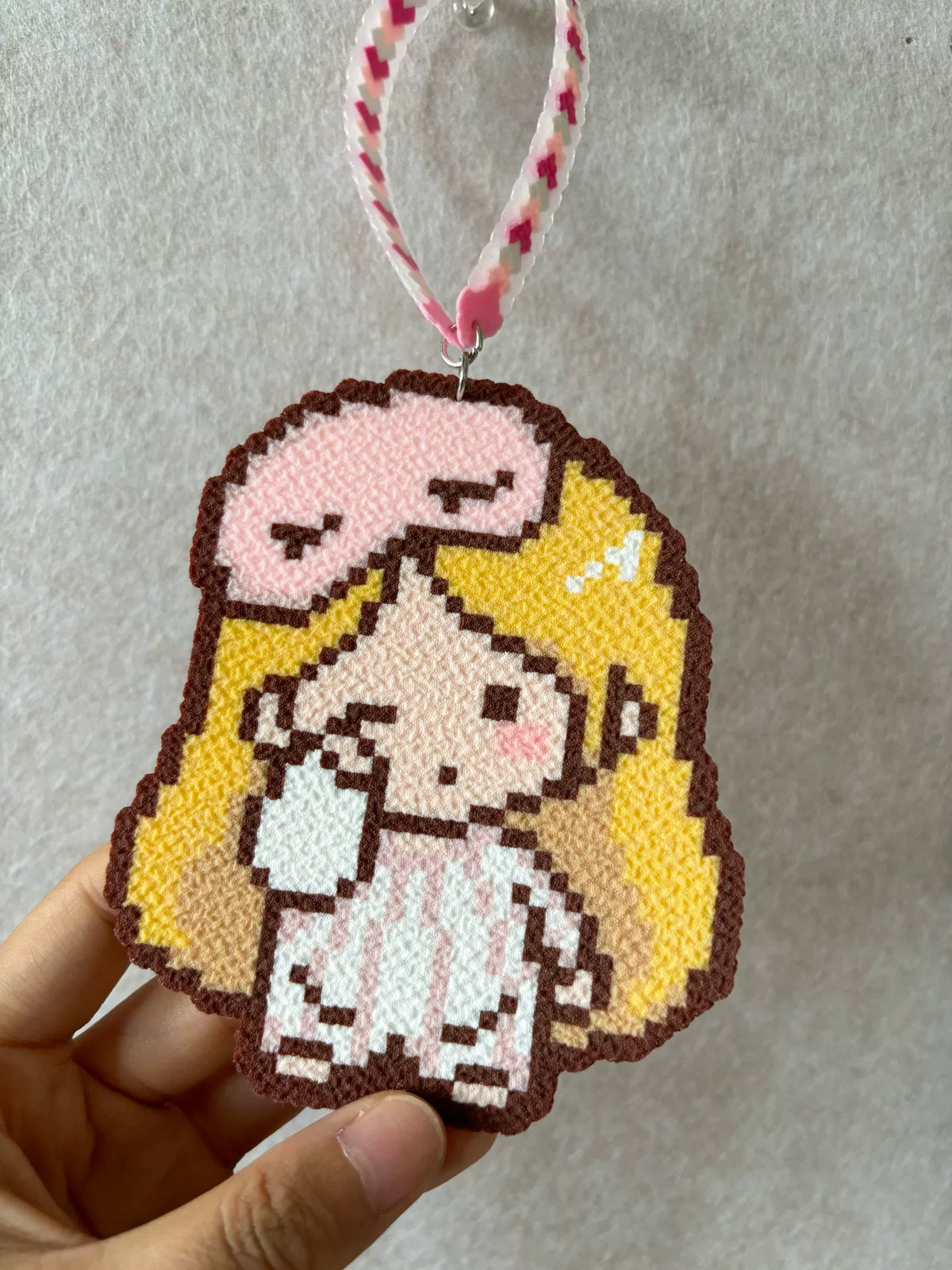 Coppia di charm artigianali in pixel