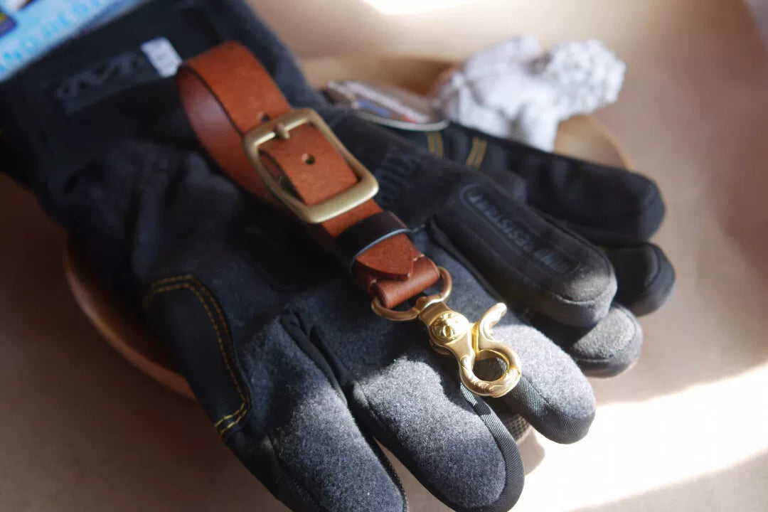 ハンドメイド レザーグローブストラップ イタリアタン