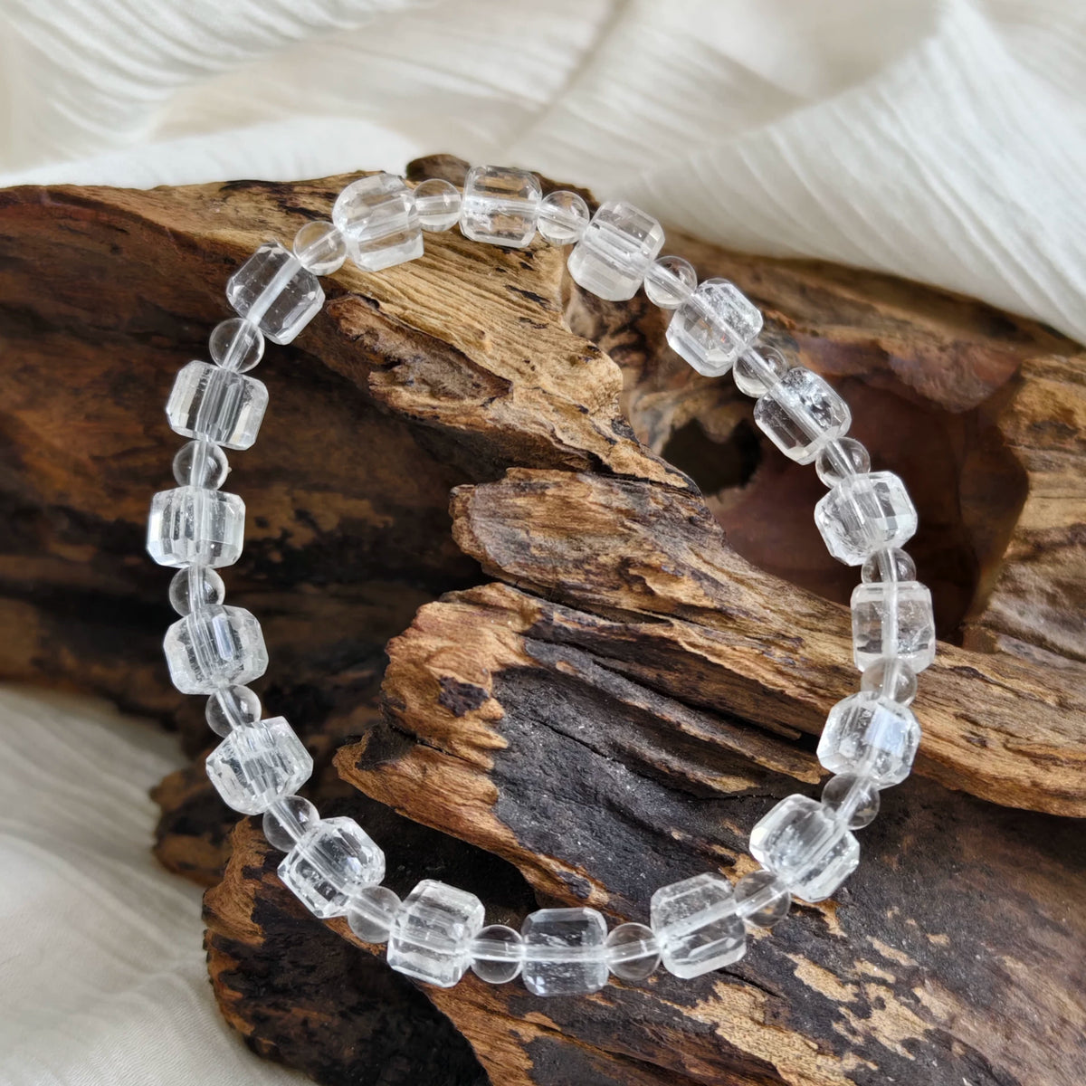 Armband med vit Asscher-kristall 6,3mm