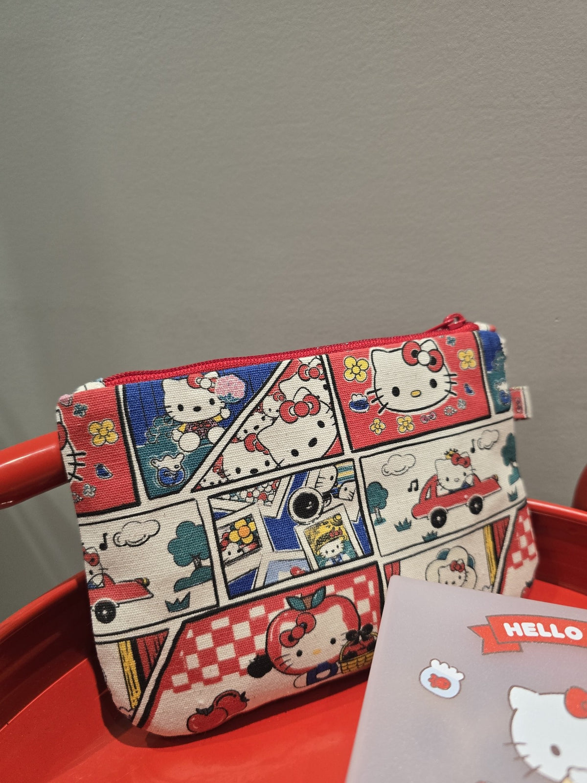 Hello Kitty Comic Print Flat Zipper Pouch
