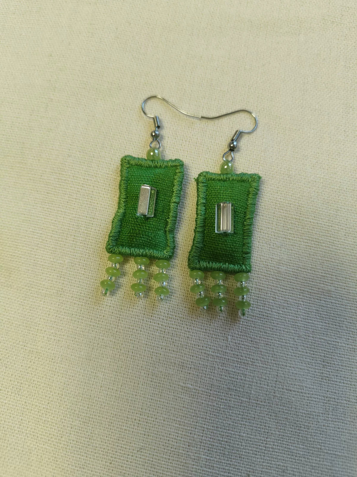 Boucles d'oreilles artisanales en tissu vert