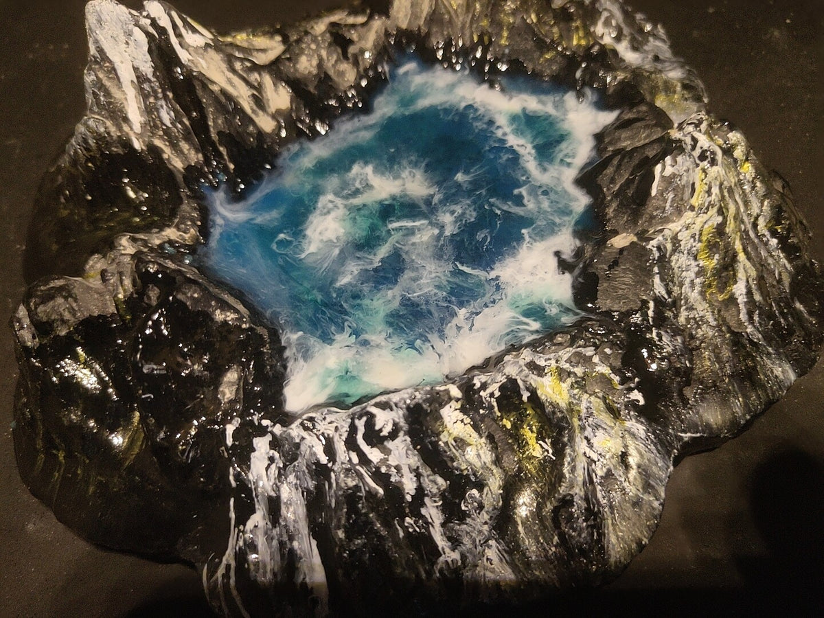 Handmade Mountain Landscape Resin LED Diorama Lamp