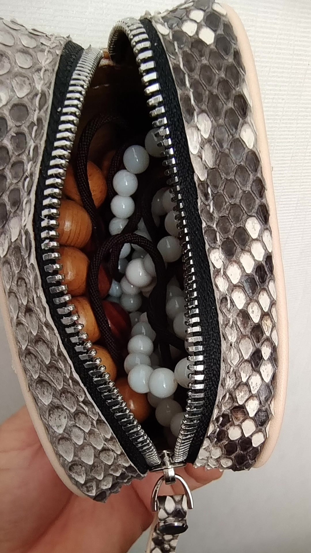 Handmade Dragon Scale Leather Zipper Pouch