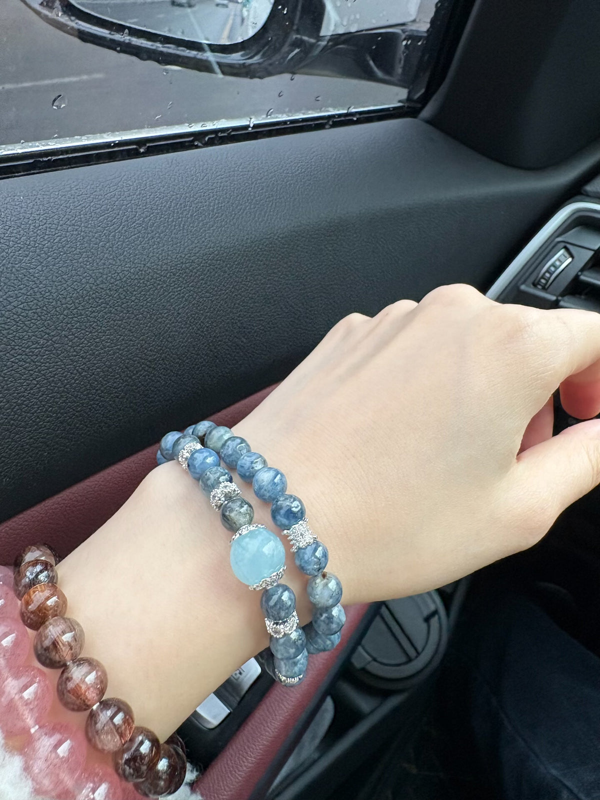 Pulseira de Dupla Volta em Cianite Azul-Escuro