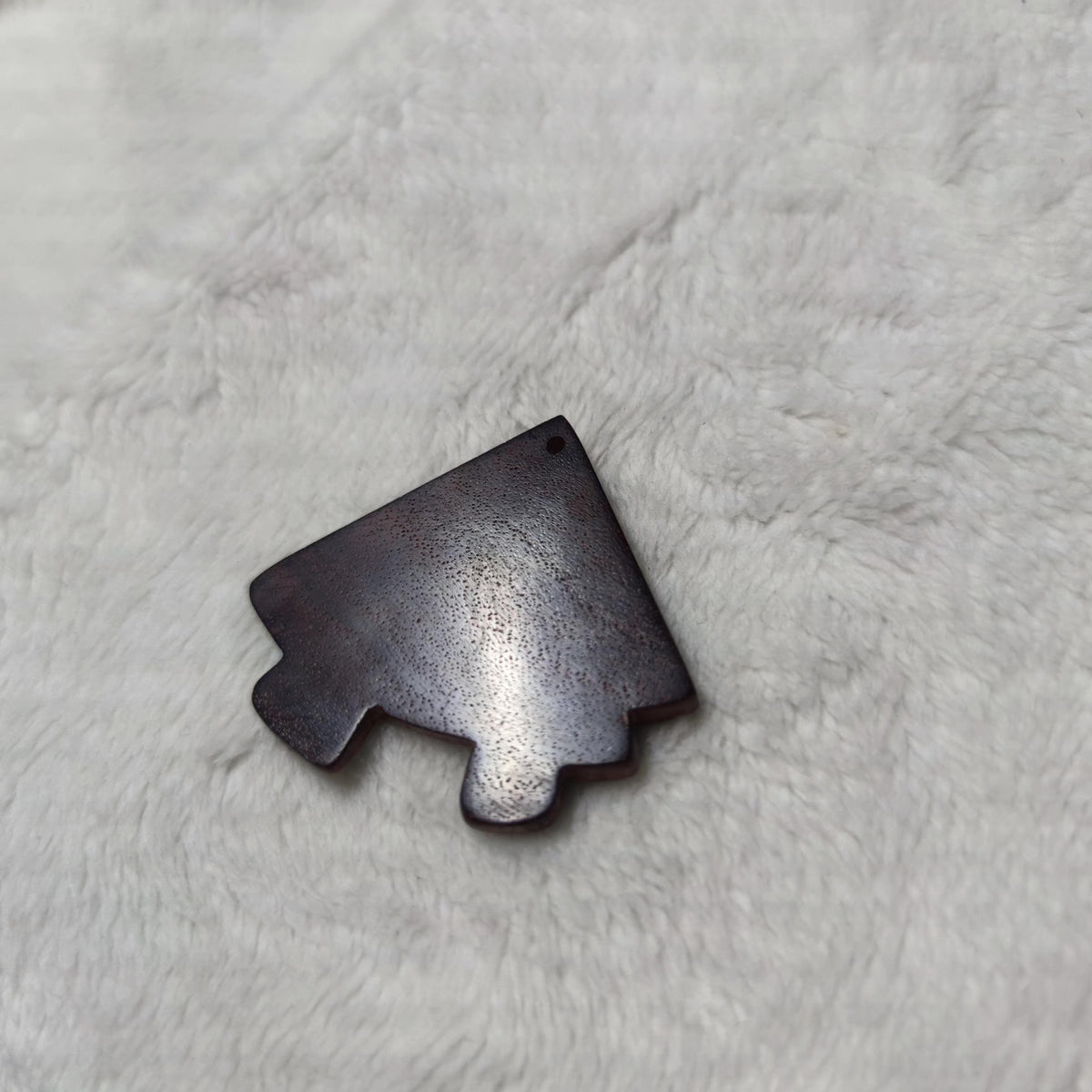 Red Sandalwood Amber Inlaid Pendant