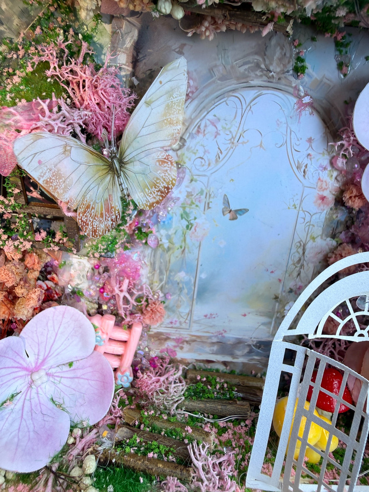 Handgefertigte Collage-Kunst im rosa Holzrahmen