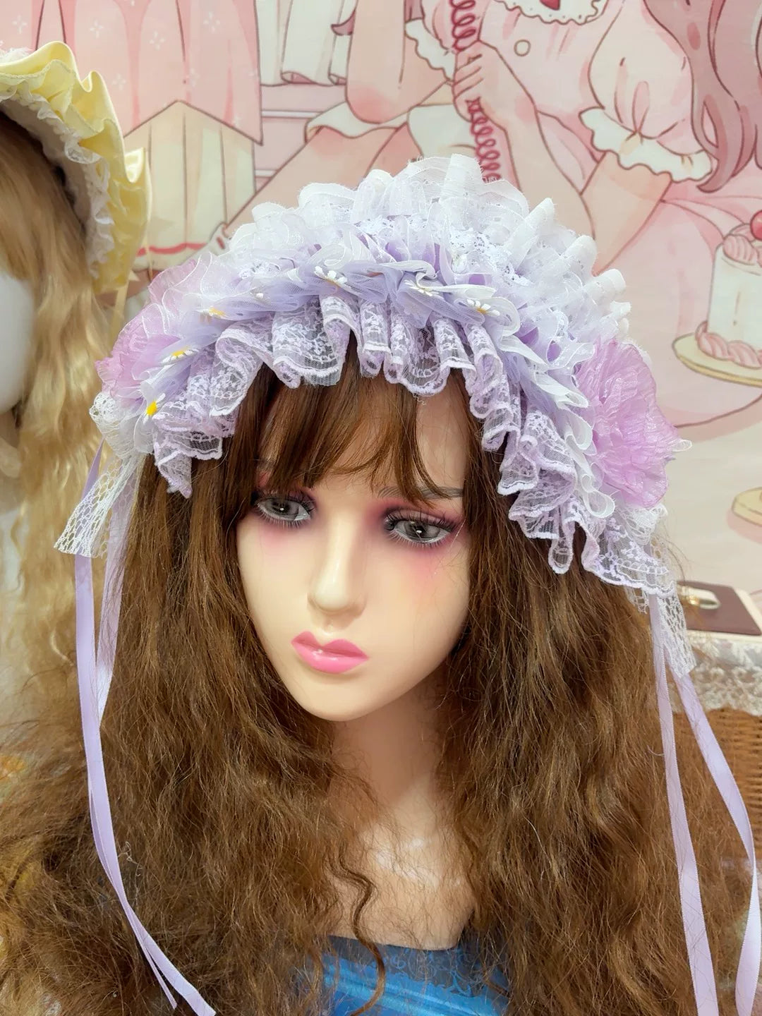 Diadema Lolita con Encaje, Perlas y Flores en Lavanda