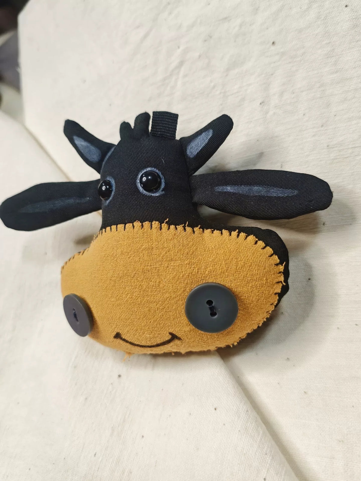 ハンドメイド ブルの布ぬいぐるみペンダント