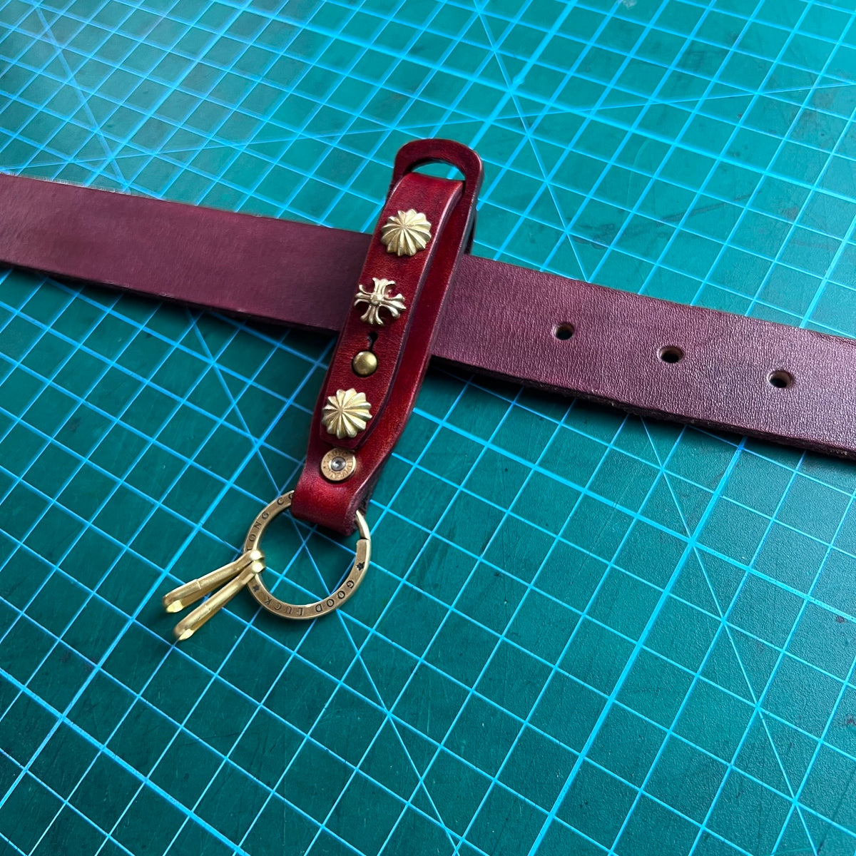 ハンドメイド フルグレインレザー ベルトループ キーチェーン