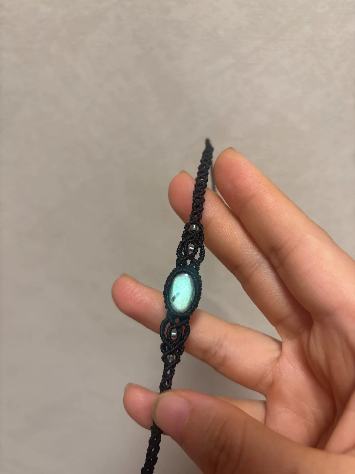 Pulsera de Cordón Tejido con Macramé y Labradorita