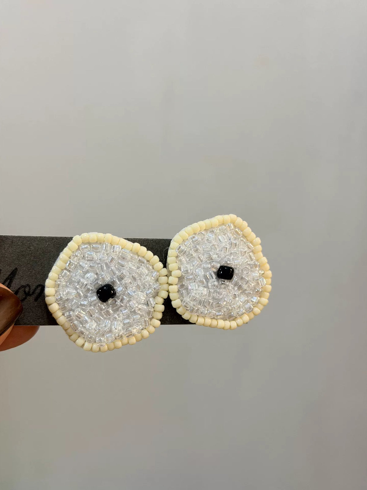 Brincos de Flor de Contas Grandes com Centro Preto