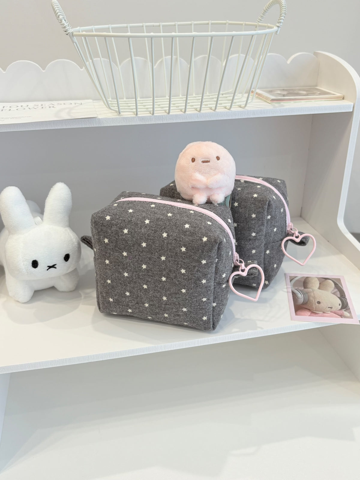 Bolsa de Cosméticos Mini Tofu Cinza com Estrelas