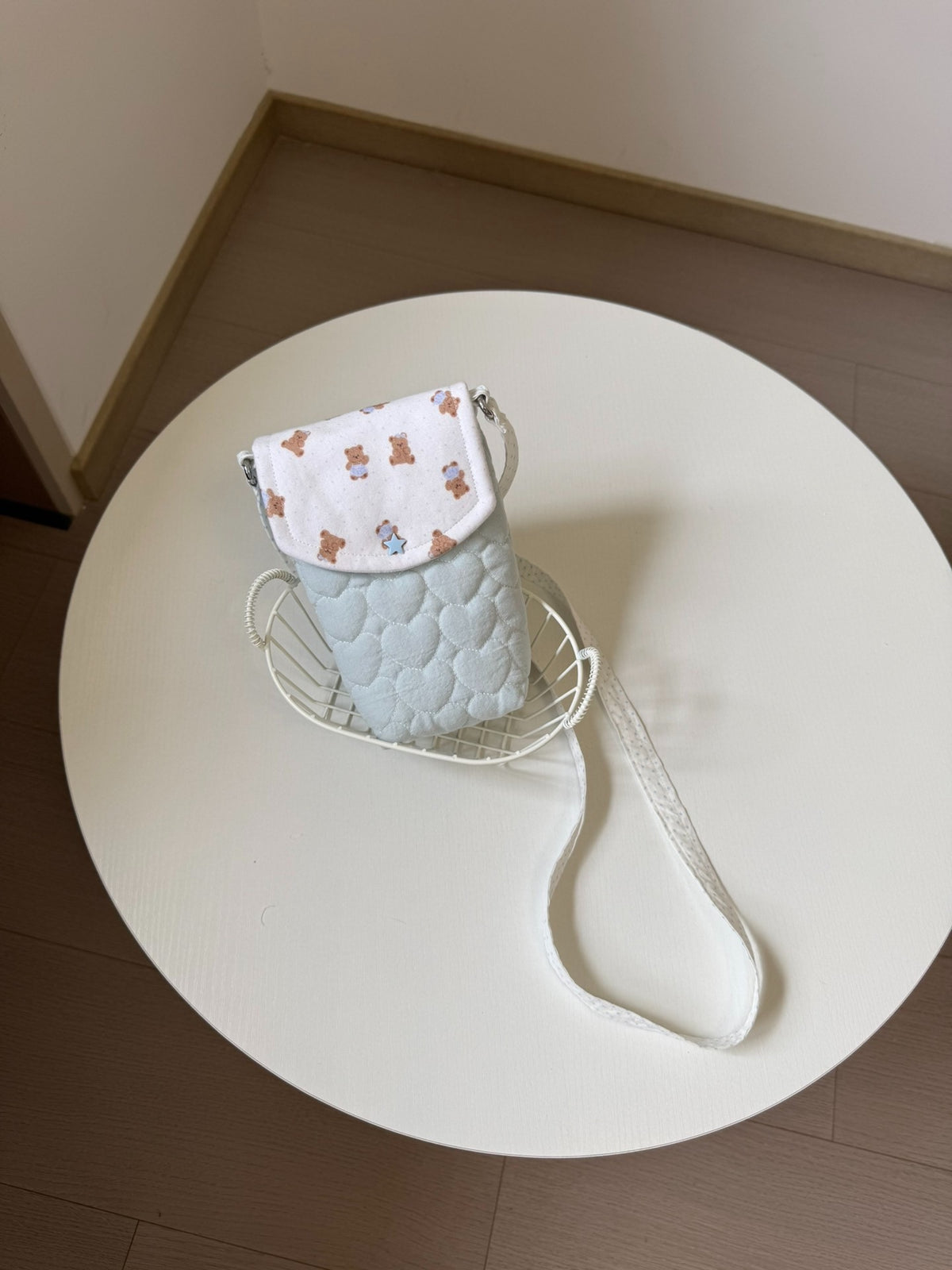 Gesteppte Baumwoll-Umhängetasche fürs Handy mit Teddybär-Klappe